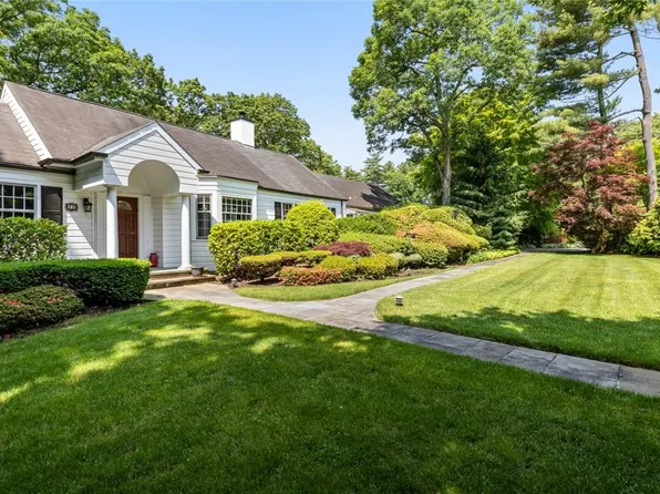 22 Fox Hollow Lane, Old Westbury, NY 11568