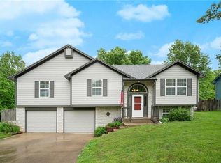 420 W Sunrise Dr, Belton, MO 64012