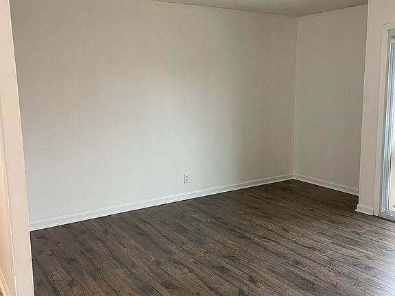 5th image of 515 Basswood Ave APT C39