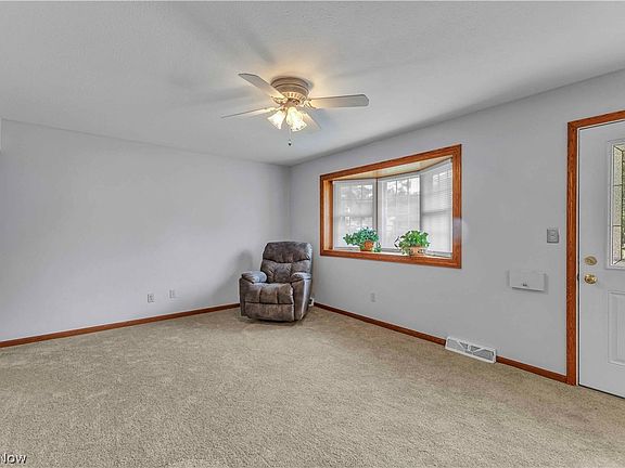 3rd image of 316 Thelma Dr