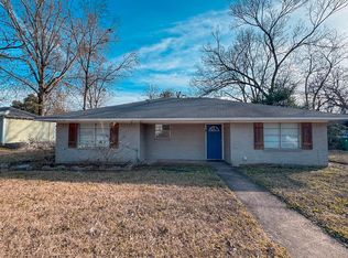 106 Ezell St, Palestine, TX 75801