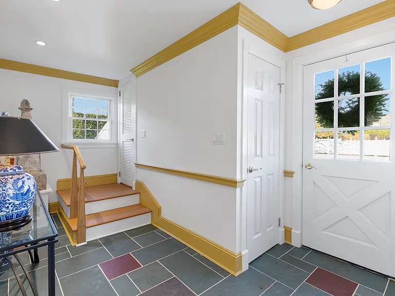 305 Hill St — Photo 7