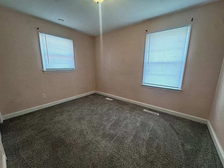 302 Brookwood Ave — Photo 6