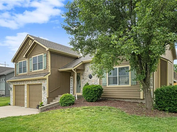810 168th St, Basehor, KS 66007