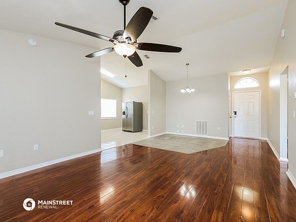 3rd image of 803 Summer Glen Dr
