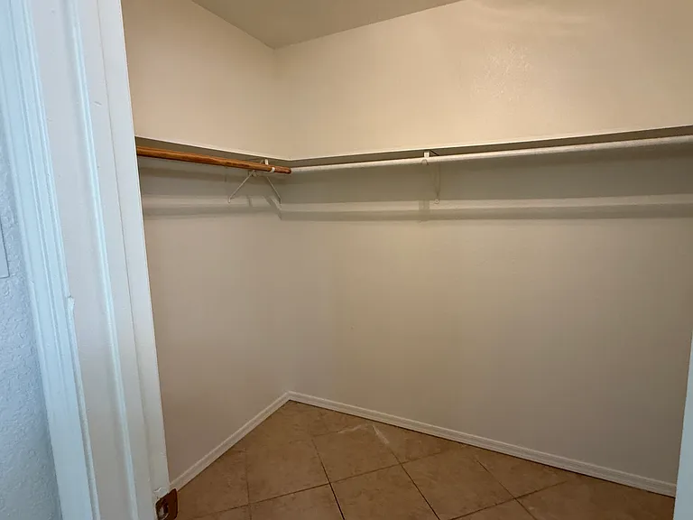 735 N Arrowhead Dr #3 — Photo 19