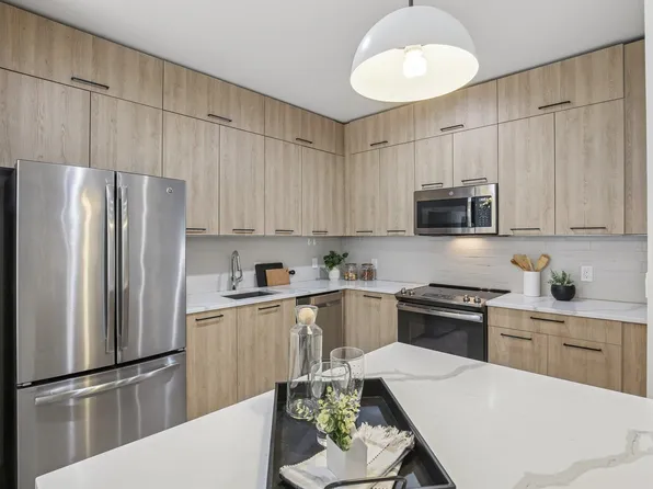 22 Avenue At Port Imperial image 23 of 34