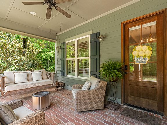 3rd image of 170 Bellegrass Blvd