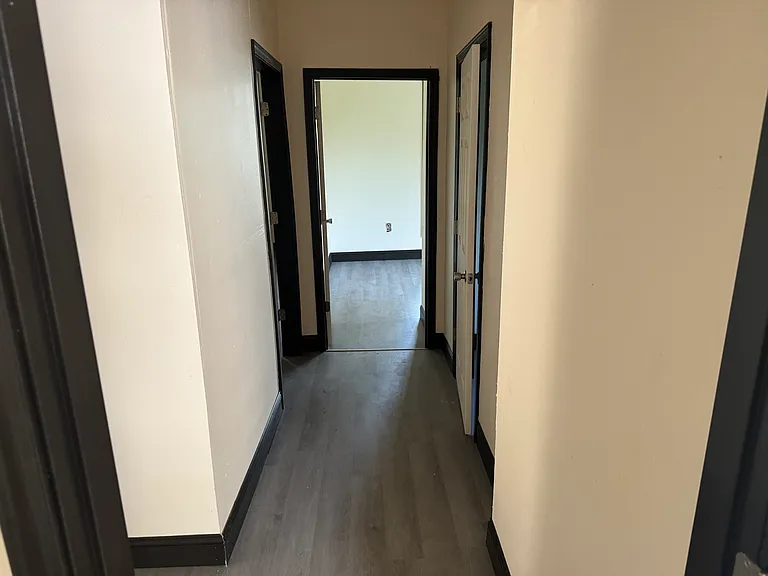 411 S McClure St — Photo 10
