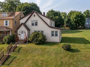 1221 Roemer Blvd, Farrell, PA 16121