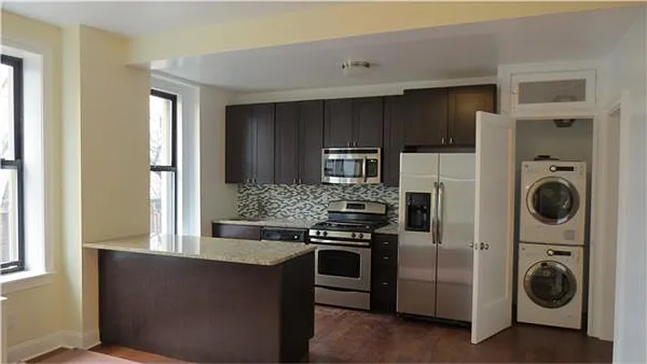 Rented by R New York | media 41