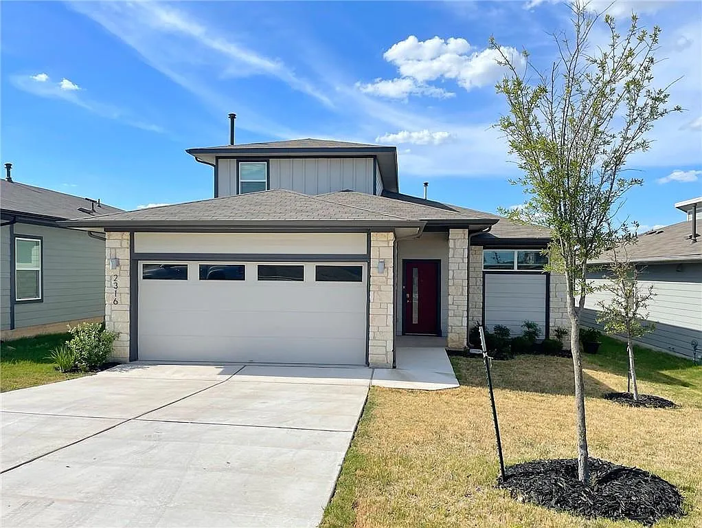 4 bed, 3.0 bath, 2320 sqft, $2,495 — Photo 2