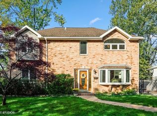 3N434 Willow Rd, Elmhurst, IL 60126