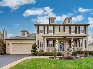 379 Fountain Ave, Elgin, IL 60124