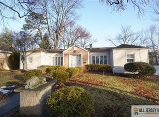 8 Normandy Rd, Colonia, NJ 07067