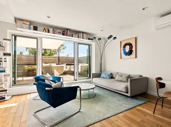 267 Ainslie Street image 1 of 12