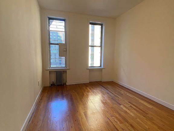 4th image of 231 E 50th St APT 1E