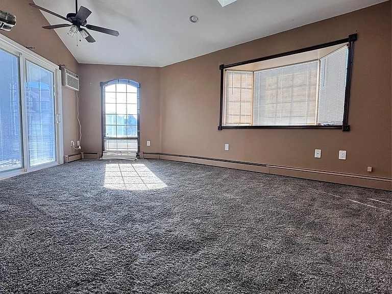 37 Spray Ln — Photo 8