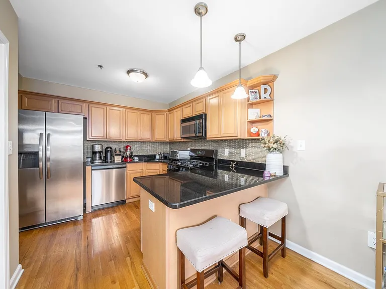204 Jackson St #6 — Photo 9