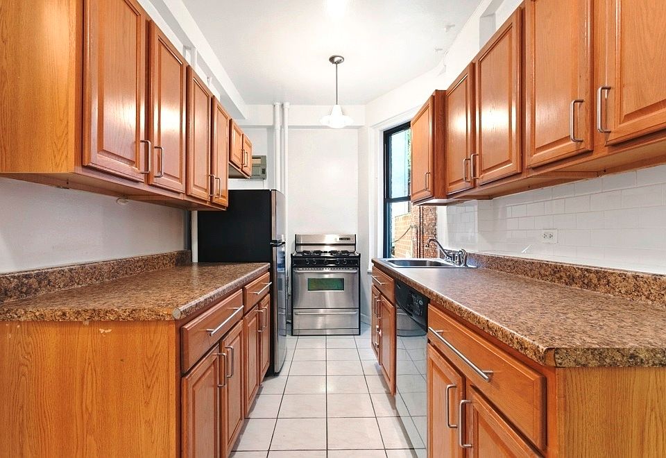 1st image of 110 W 69th St APT 1A