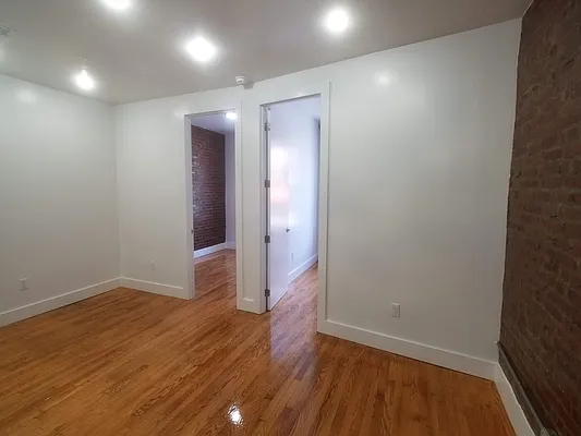 Rented by Compass | media 12