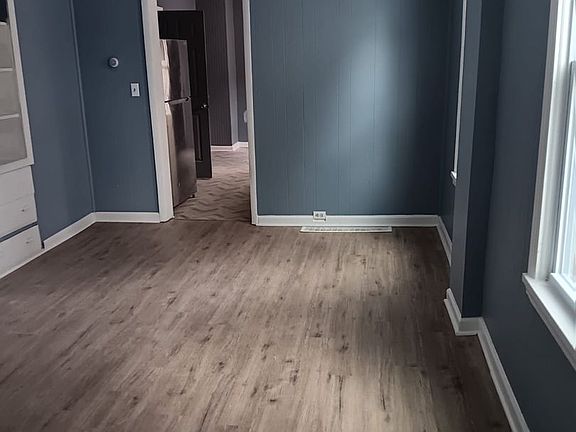 5th image of 3431 W 56th St