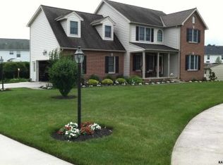 38 Hickory Ln, Littlestown, PA 17340