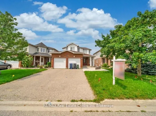 61 Moffatt Ln, Guelph, ON N1G 5E8