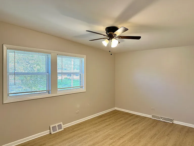 525 Ryan Ln #B — Photo 9
