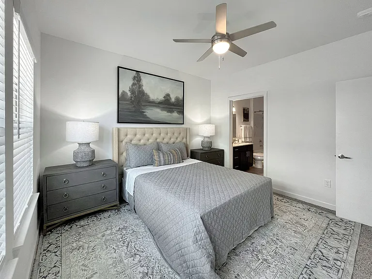 The Lantana Apartments — Photo 16