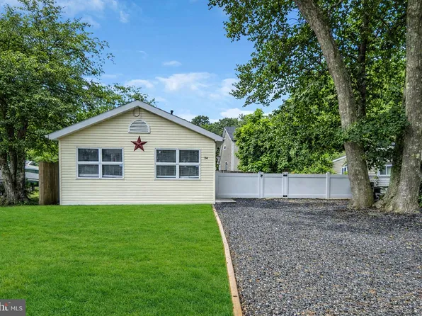 54 Central Ave, Waretown, NJ 08758