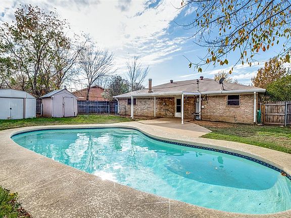 2nd image of 5911 Willow Crest Dr