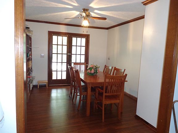 2nd image of 140 Fox Hunt Ct