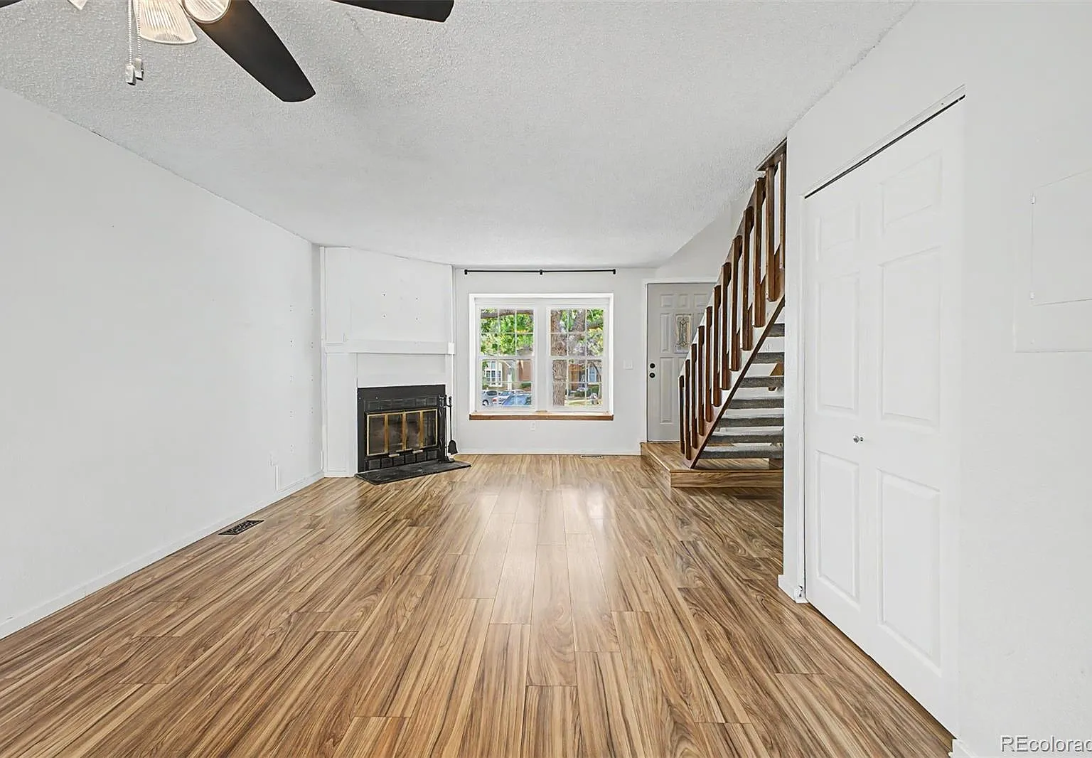 2 bed, 1.5 bath, 992 sqft, $2,000 — Photo 4