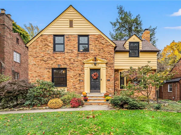2710 Edgehill Rd, Cleveland Heights, OH 44106
