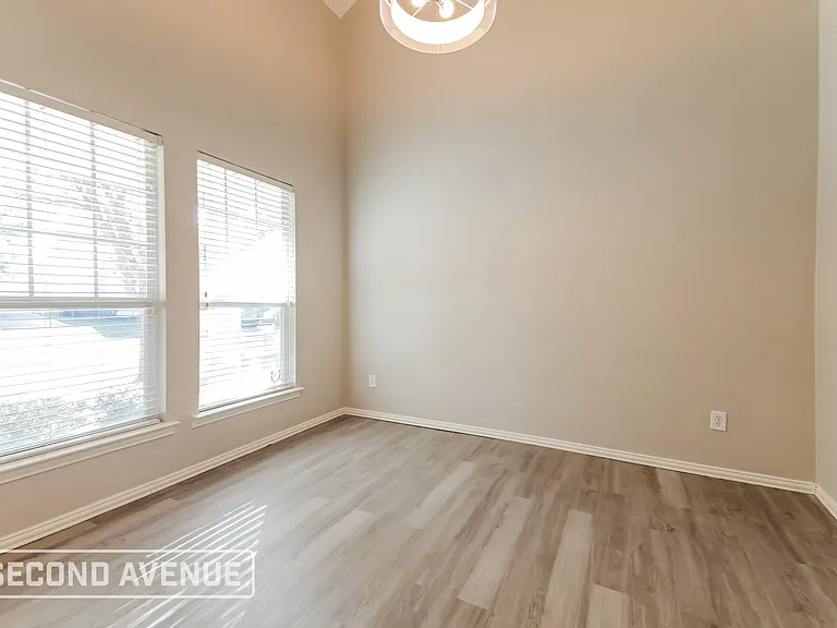 320 Creekside Dr — Photo 6
