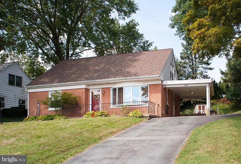 1307 Passey Ln photo 1