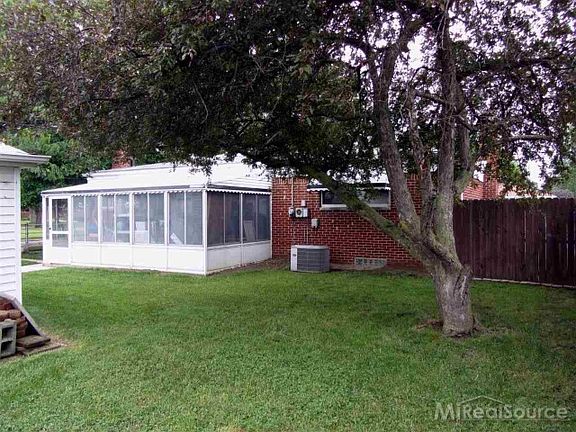 5th image of 28254 Besmore Dr