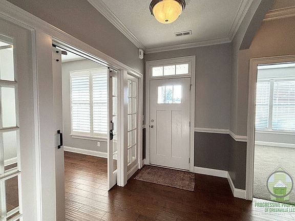 3rd image of 10 Marshfield Trl