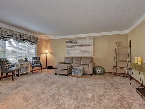 3rd image of 7315 Orchard Dr