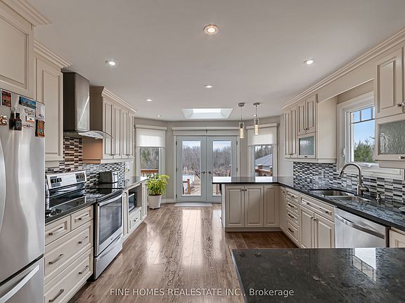 3rd image of 5895 Latimer Rd