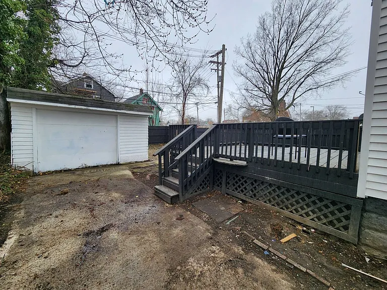 13900 Potomac Ave — Photo 7