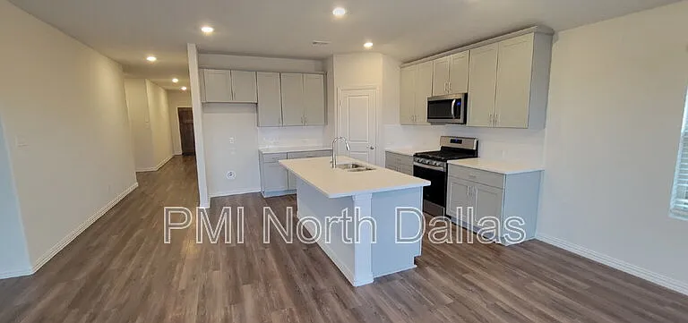 2633 Oneida Ln — Photo 25