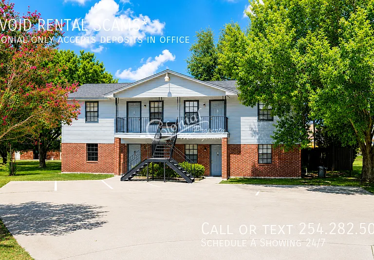 4805 Cedarhill Cir #B — Photo 1