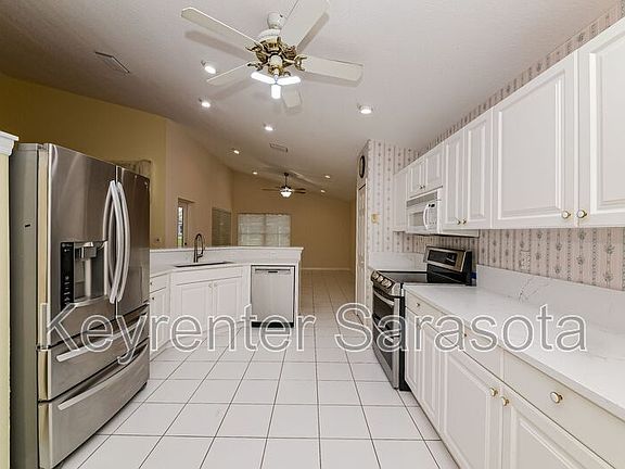 5th image of 2014 Wasatch Dr
