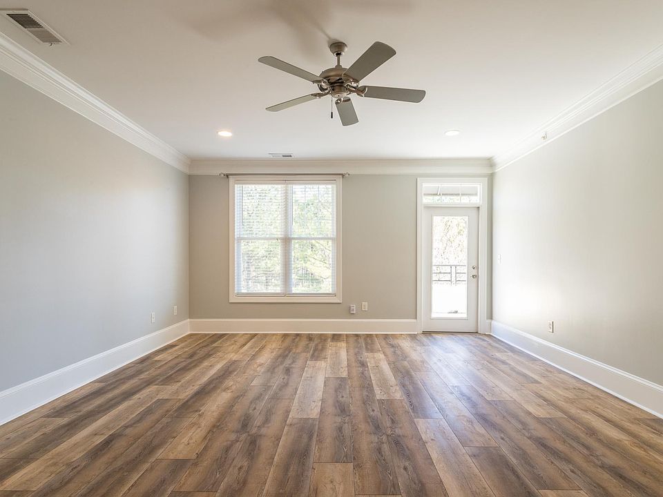 1st image of 501 Finsbury St APT 106