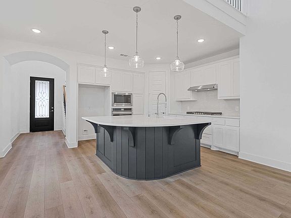 2nd image of 2309 Norma Ln