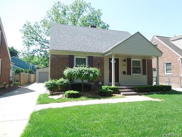 1st image of 560 E Southlawn Blvd