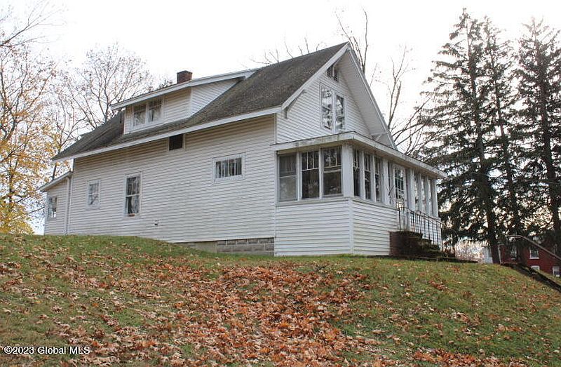 5th image of 286 Hudson Avenue