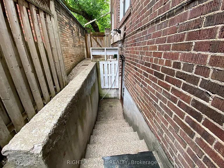 1196 Avenue Rd #BASEMENT — Photo 21